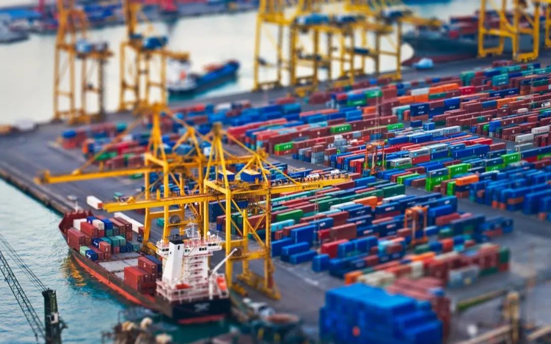 又來了一波新船訂單，236000TEU！