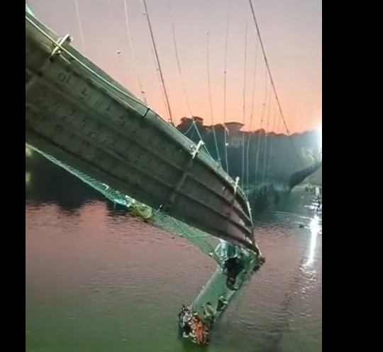 突發(fā)！印度，大批民眾墜河，已致91人死亡