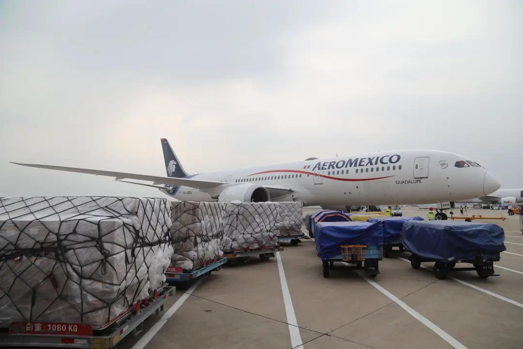 貨運填補航空缺口，全球最大貨運機場貨運量下降7%，客運量下降87%