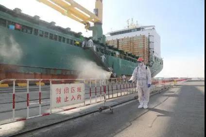 中國港口的外籍船員換班大門持續(xù)打開！上海之后，青島也進(jìn)行外籍船員換班作業(yè)