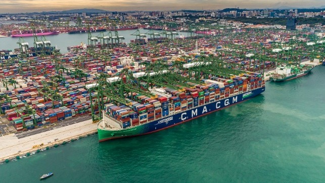20723TEU！達(dá)飛“雅克薩德”輪創(chuàng)下單船貨運(yùn)量新世界紀(jì)錄